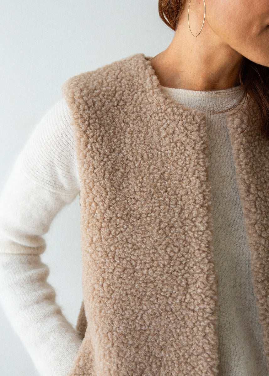 Merino Wool Gilet - Toasted Almond
