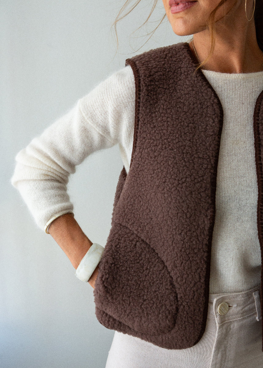 Merino Gilet - Bitter Chocolate